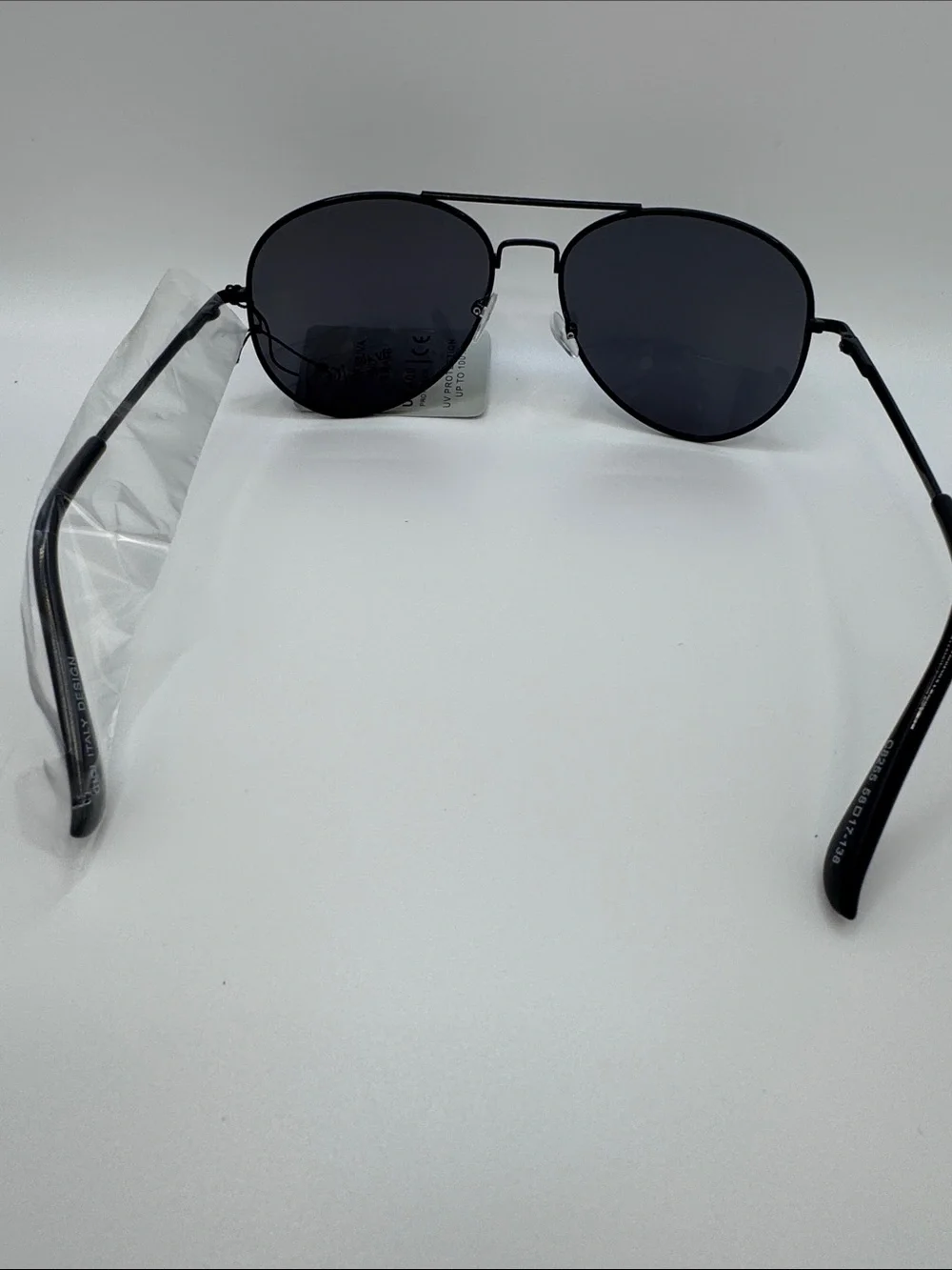 Men's Black Aviator Sunglasses with UV400 Protection